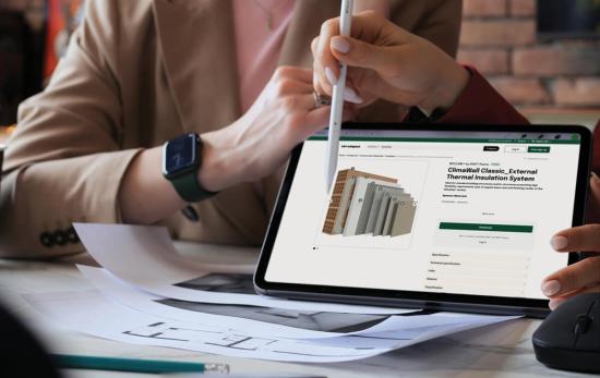 climawall σύστημα και BIM σε tablet
